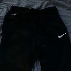Black unisex Nike sweatpants